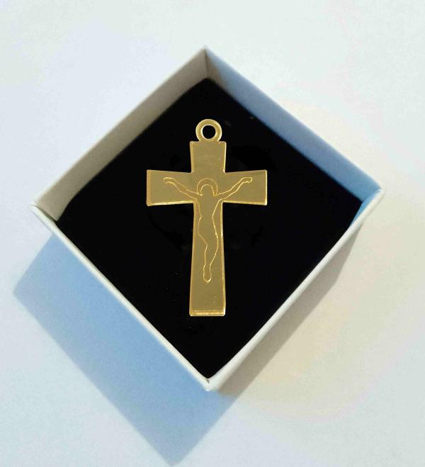 PENDENTIF CRUCIFIX ARTISANAL 3*4CM