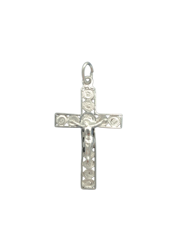 Pendentif en argent 925 artisanal. Il est conditionné dans son écrin.