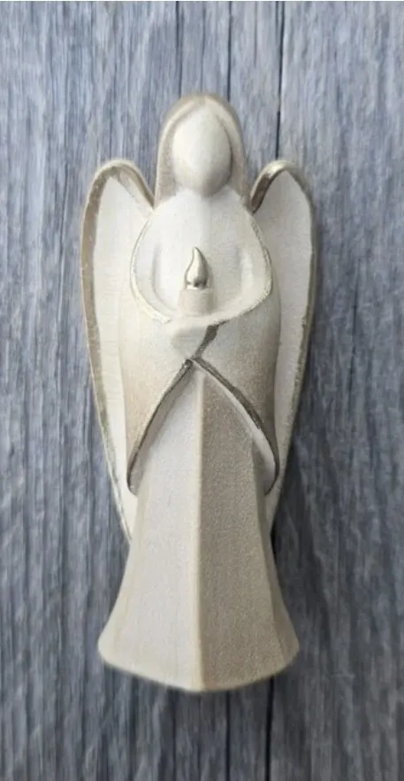ANGE GARDIEN EN BOIS SCUPLTE PEINT A LA MAIN COULEURS NATURELLES ET OR 7 CM