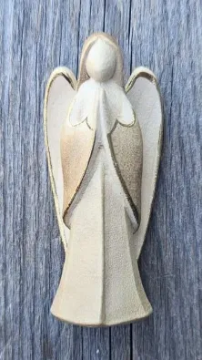 ANGE EN BOIS PRIERE