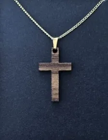 COLLIER CROIX EN NOYER 3*2CM